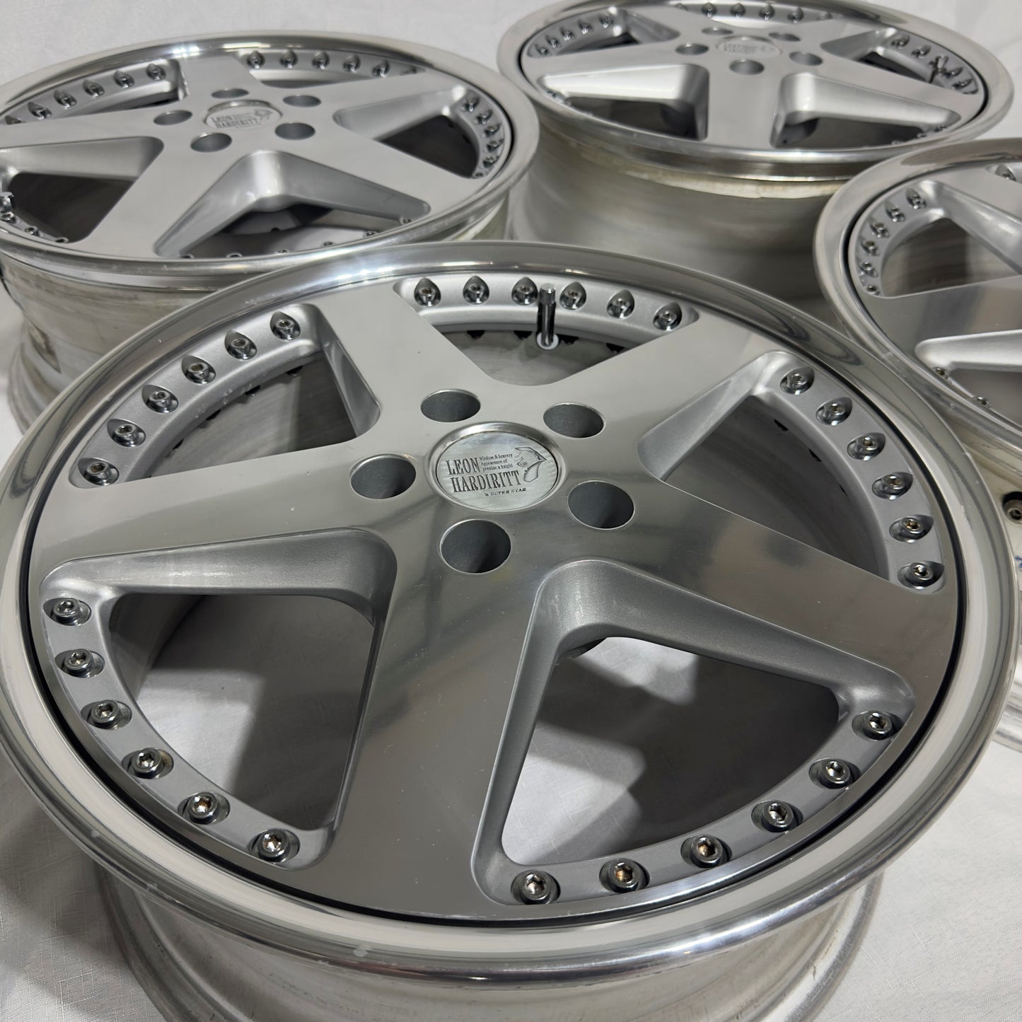 Leon Hardiritt Kloster 18x7.5 +42