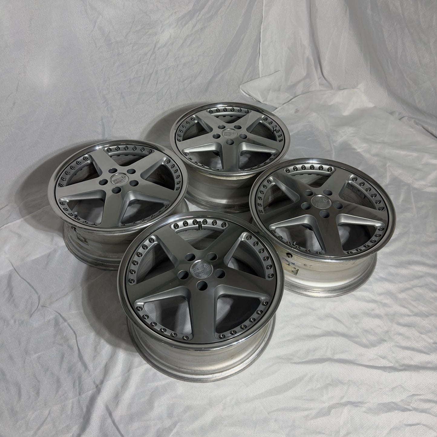 Leon Hardiritt Kloster 18x7.5 +42